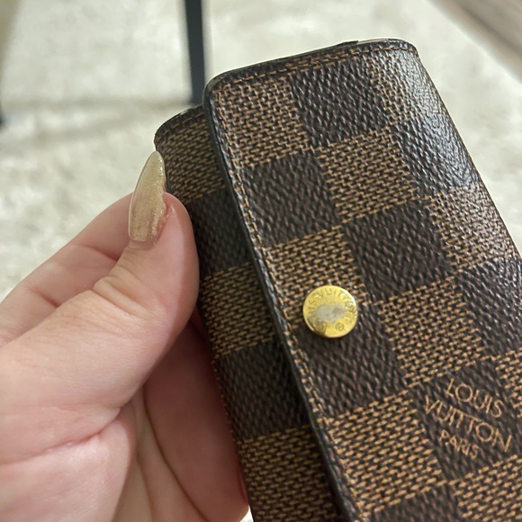 Louis Vuitton 6 Ring Keyholder in Damier Ebene - Picture 5 of 8